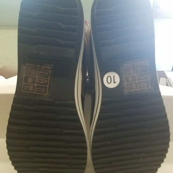 NWT Winter Boots with fur and 2 laces - Picture 7 of 7